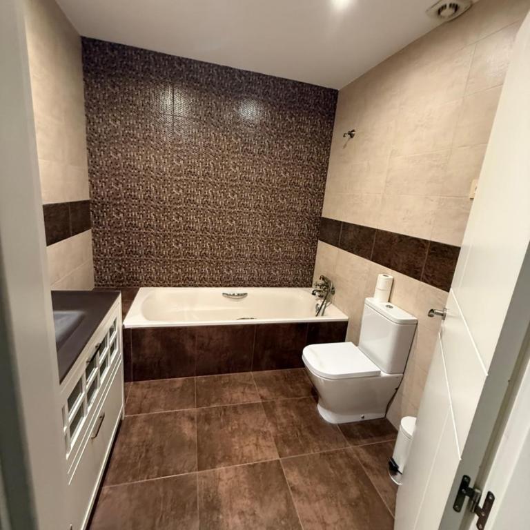Rooming Madrid Chinatown - Doppelzimmer mit Balkon - 8