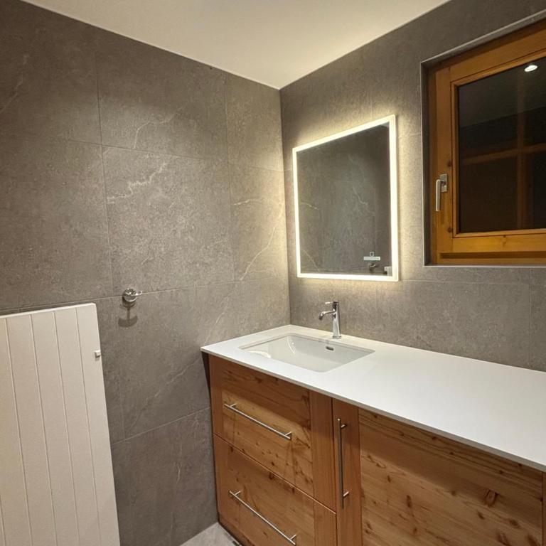 Grand appartement calme avec vue, balcon et parking couvert - One-Bedroom Apartment - 8