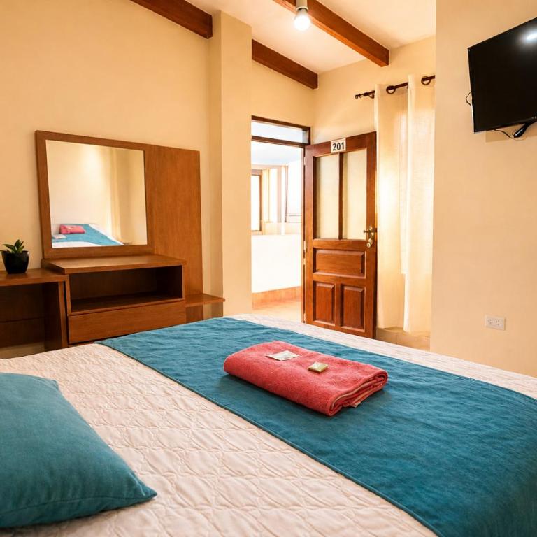 Hotel Los Tarcoss - Habitación Individual con baño privado - 1