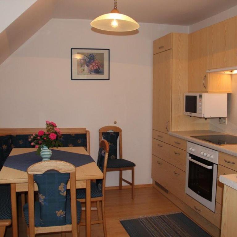 Landhaus Hofer Ossiacher See - Two-Bedroom Apartment - 3