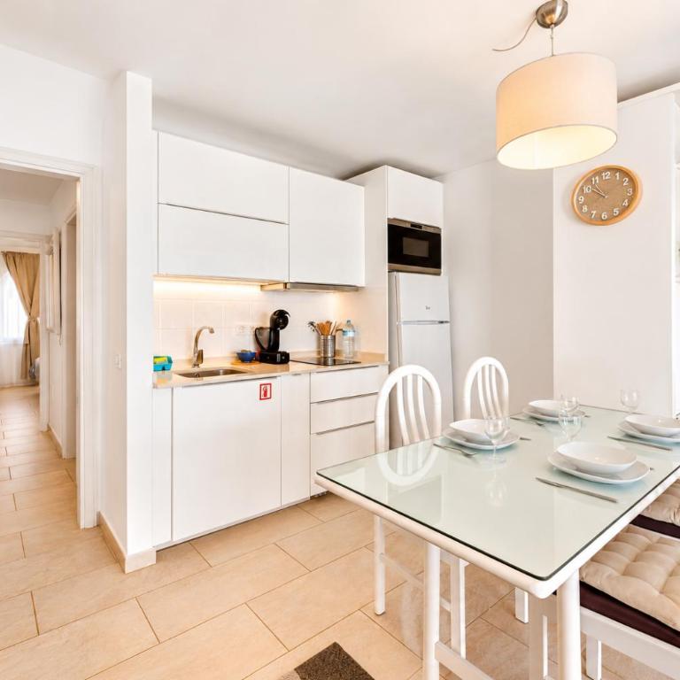 Apartamento Perla en Costa Teguise de Lanzarote con piscina, parking privado y playa cercana - Apartamento de 1 dormitorio - 16