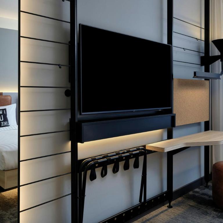 Moxy Belgrade Skadarlija - Backstage King Room - 3