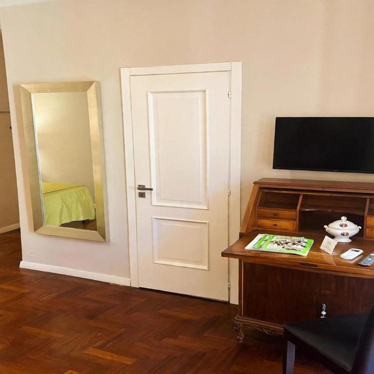 Manetti Rooms - Large Double Room - 3