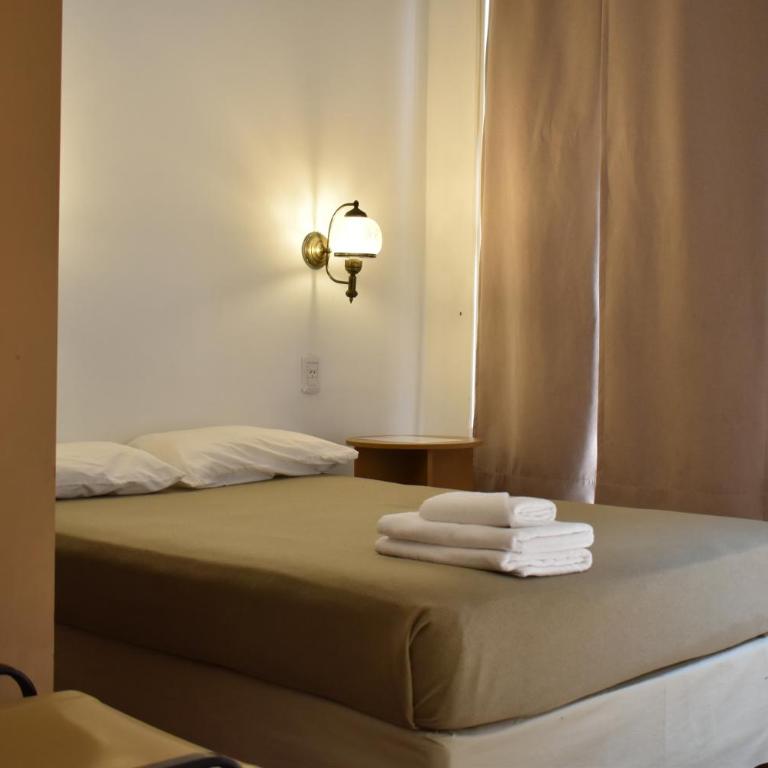 Hotel Frossard - Habitación Doble con baño privado externo - 3