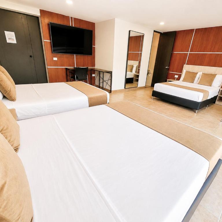 Hotel Med 33 - Family Room - 5