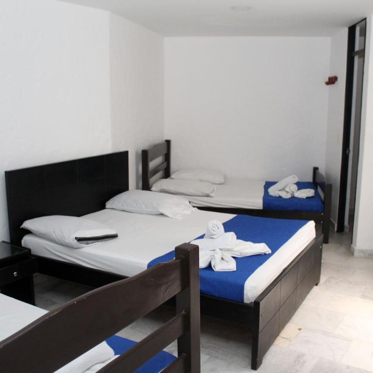 Blue Star Hotel - Habitación Cuádruple Estándar - 10