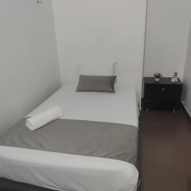 Hotel La Mansión - Habitación Individual Económica - 1