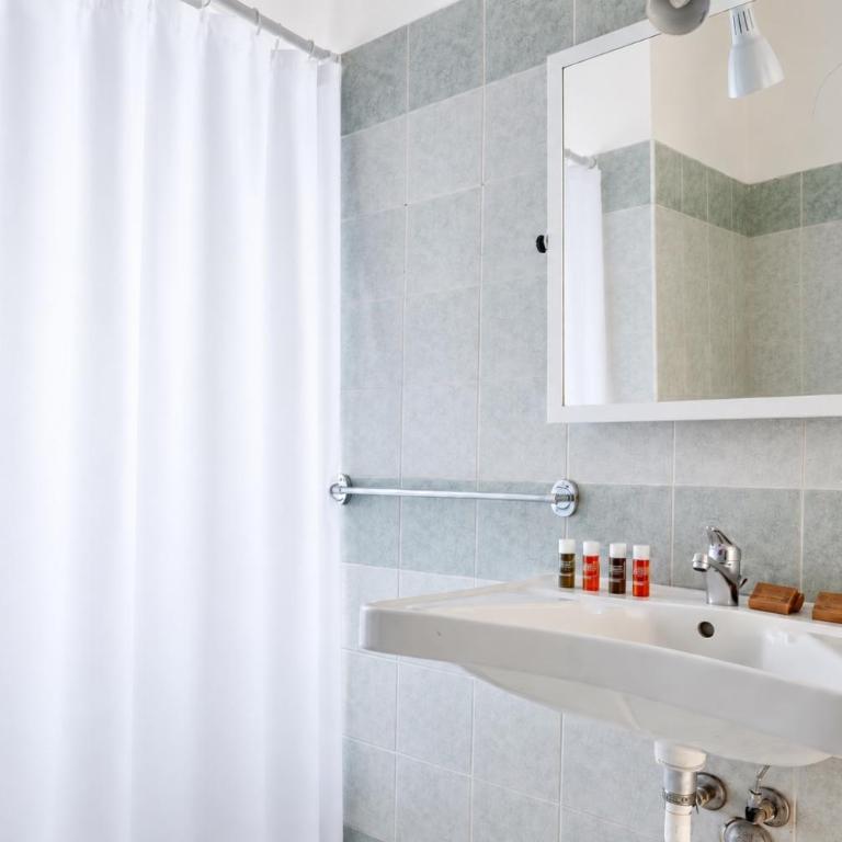 SOCIAL HUB Siracusa - Triple Room with Private Bathroom - 8