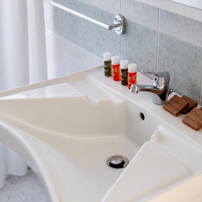 SOCIAL HUB Siracusa - Triple Room with Private Bathroom - 5
