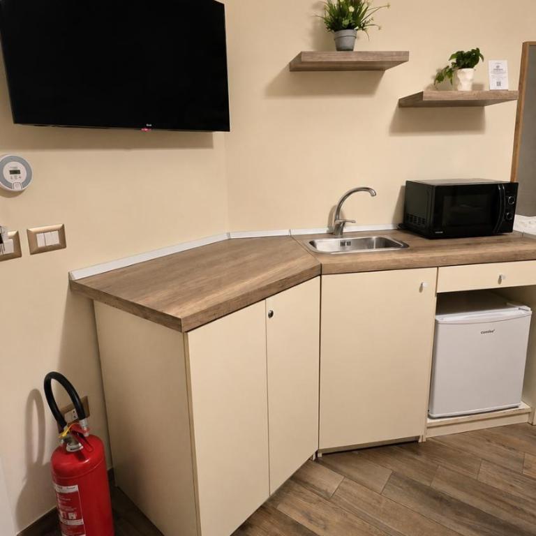 La Dimora di Parthenope Ferrara Rooms - Habitación Triple con baño privado - 13