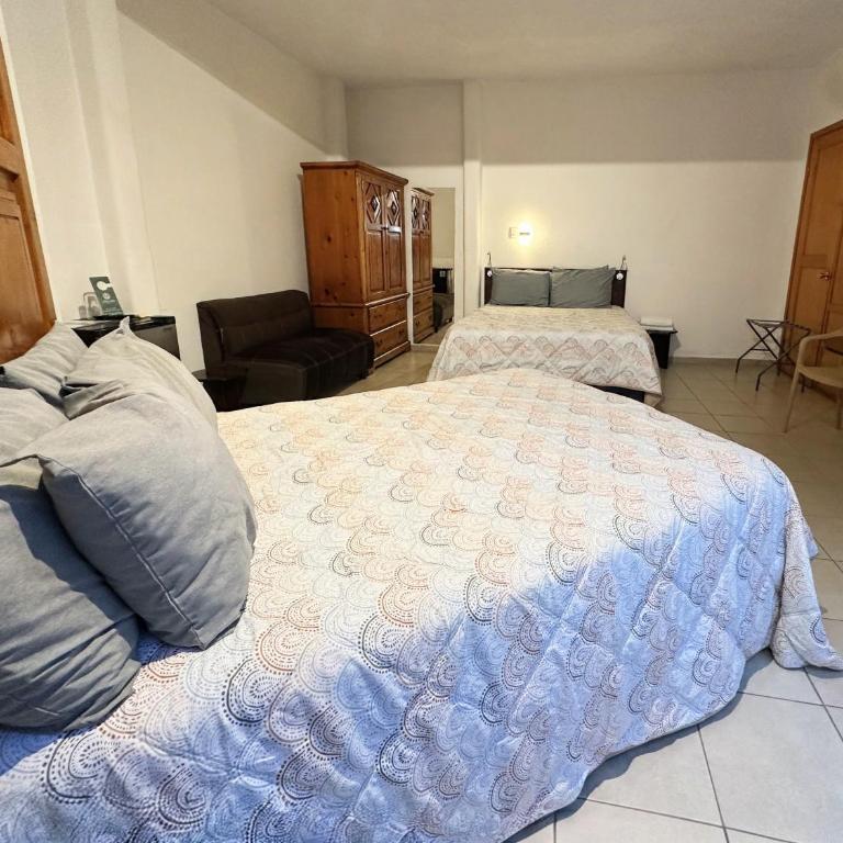 Hotel Allende - Habitación Triple - 11