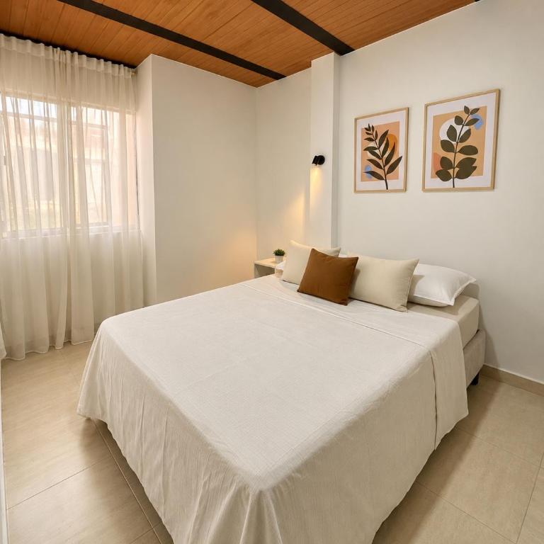 Amplio apartamento independiente en el centro de Cali días meses - Three-Bedroom Apartment - 15