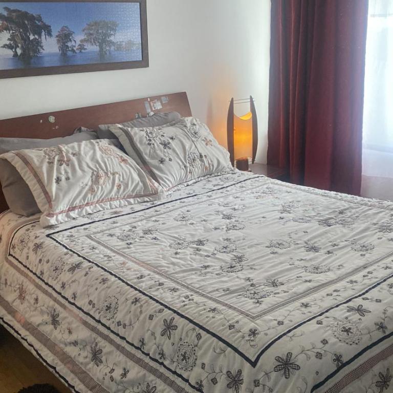 9na Apartamento completo cocina parqueadero cerca al CC FONTANAR - Apartamento Estándar de 3 dormitorios - 1