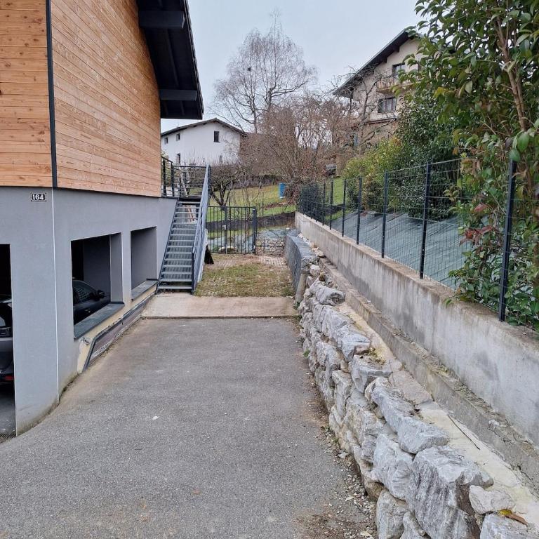La Montagnette - One-Bedroom Apartment - 5
