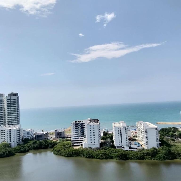 Apartamento en Torices Piso 25R - Cartagena - Playa cerca al Mar con piscina y Excelente vista - Two-Bedroom Apartment - 34