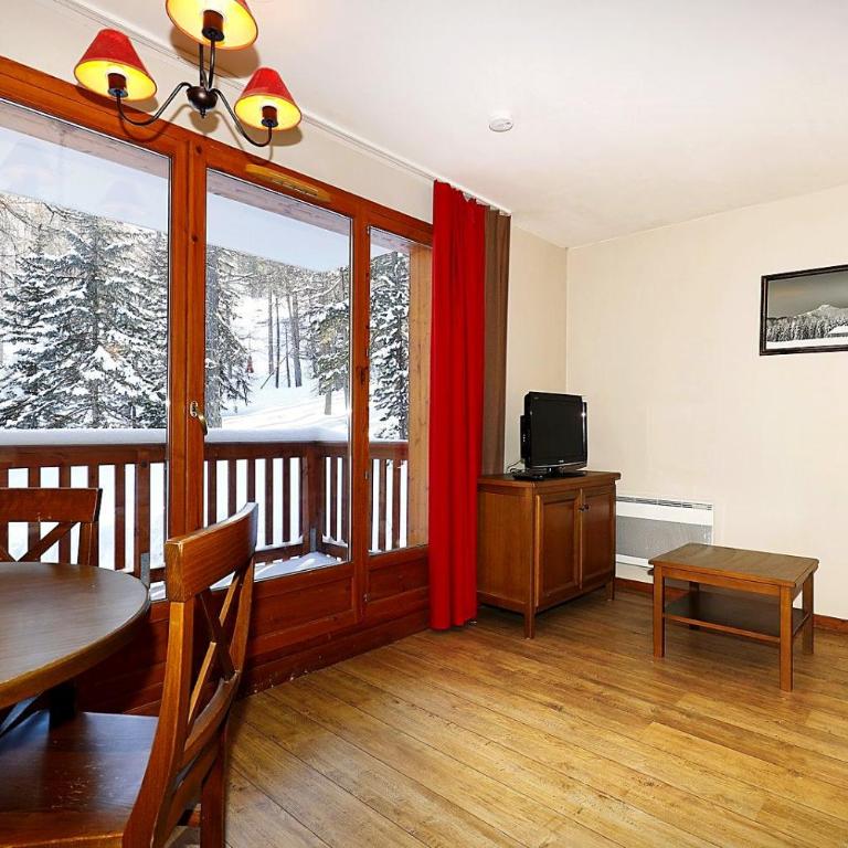 Albane Vars T2 skis aux pieds face aux pistes - Appartement 1 Chambre - 4