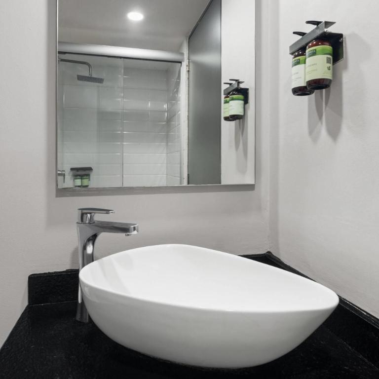 Hotel MX aeropuerto CDMX, Trademark Collection by Wyndham - Habitación - No fumadores - Cama grande - 6