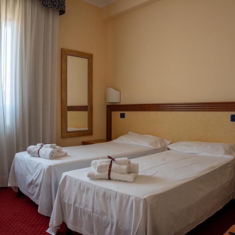 Hotel Italia & Lombardi - Standard Twin Room - 2