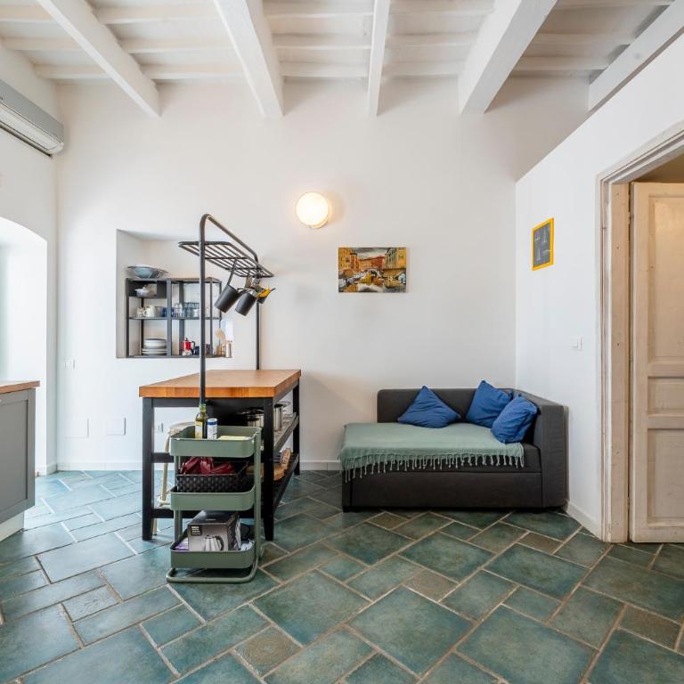 GuestHost - Lovely & Central Studio with Terrace - Monolocale con Terrazza - 3