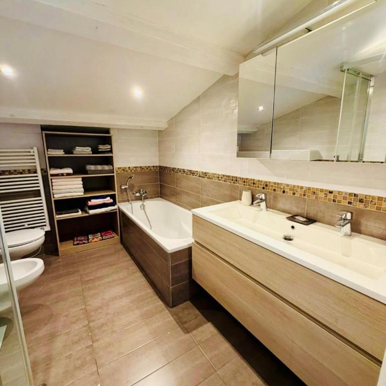 Large, bright loft with mezzanine - Appartement 1 Chambre - 6