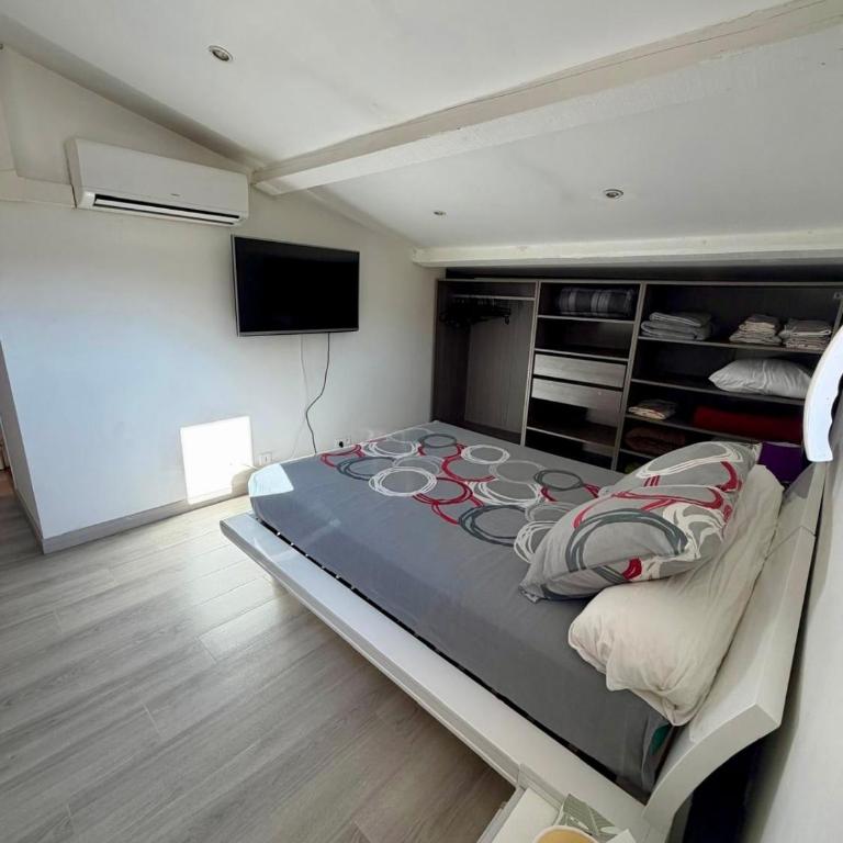 Large, bright loft with mezzanine - Appartement 1 Chambre - 9