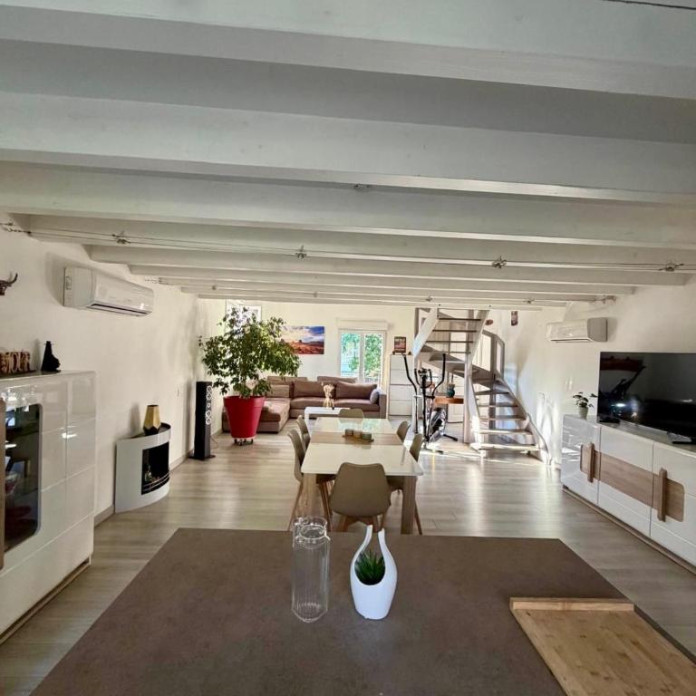 Large, bright loft with mezzanine - Appartement 1 Chambre - 15