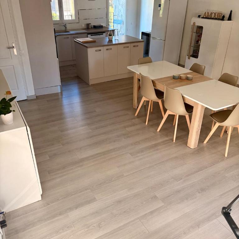 Large, bright loft with mezzanine - Appartement 1 Chambre - 18