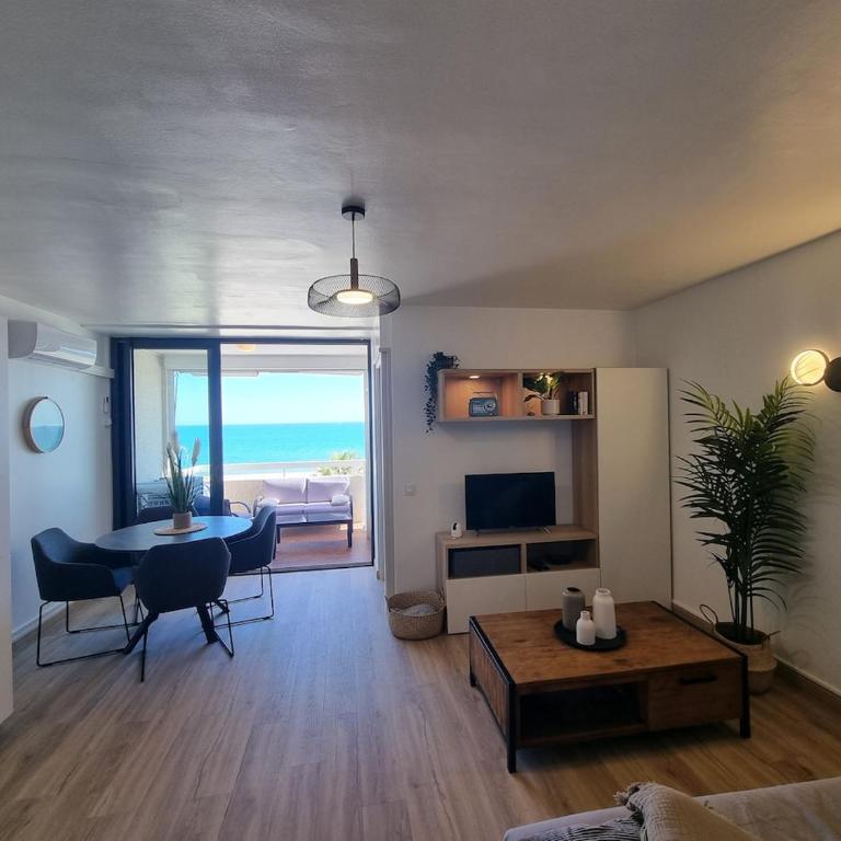 Vue mer, terrasse, plage à 50 m, Parking - Appartement 2 Chambres - 8