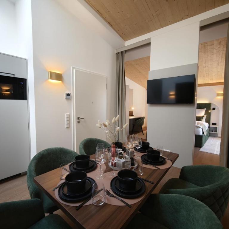 Homely Stay City Apartments - Deluxe Studio mit Kingsize-Bett - 3