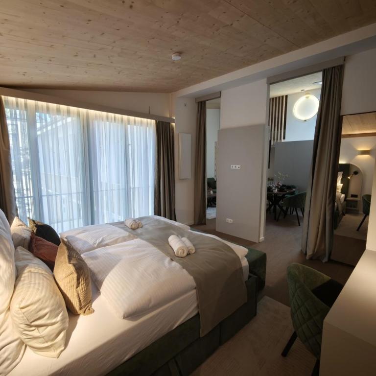 Homely Stay City Apartments - Deluxe Studio mit Kingsize-Bett - 2