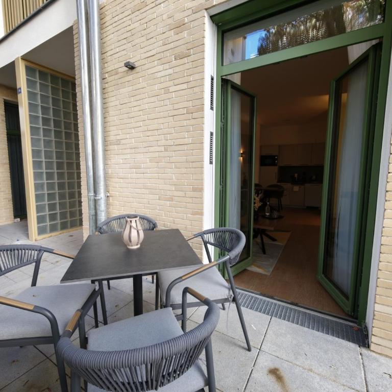 Homely Stay City Apartments - Apartment mit 1 Schlafzimmer und Terrasse - 11