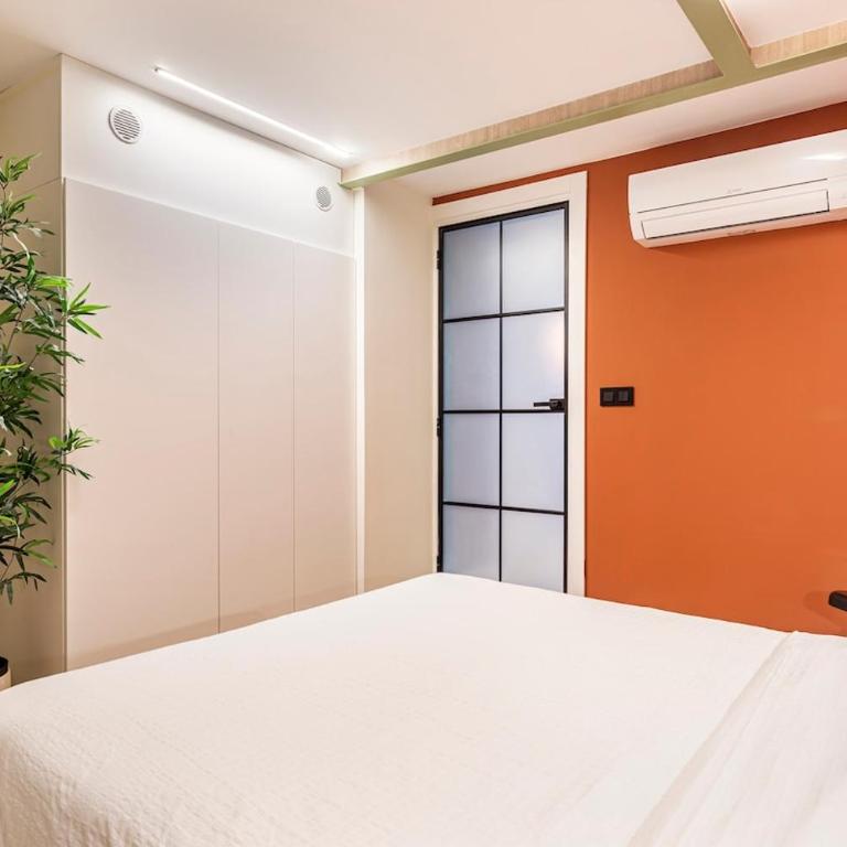 Cosy 3 bedroom city apartment near the beach - Three-Bedroom Apartment - 11