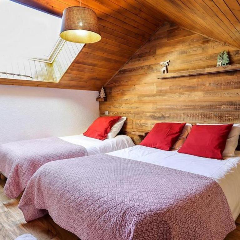 Chalet Puy-Saint-Vincent m from slopes - Vacation Home - 4