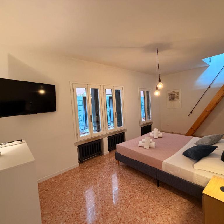 Venetian Casino Flats by Fenix - Two-Bedroom Apartment with Terrace - 1
