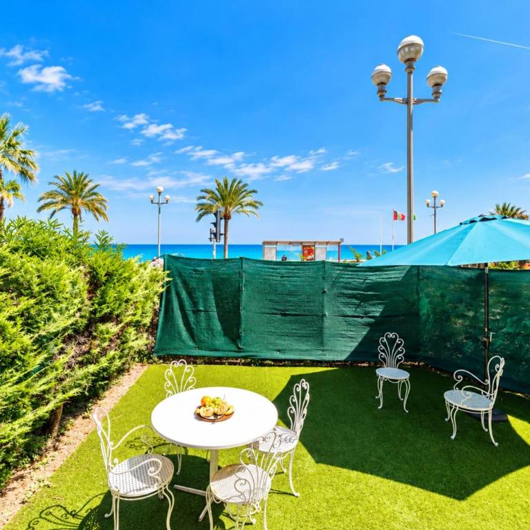 PROM 193-C- Appartement en face de la mer 2 Chambre avec terrasse et jardin - Appartement - 2