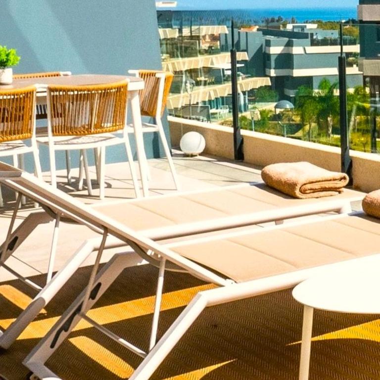NEUE Ferienwohnung in Andalusien an der Costa del Sol - Boho Style - 40 qm Terrasse, 3-Bedroom, Pool, Gym, Work Lounge - Three-Bedroom Apartment with View - 11