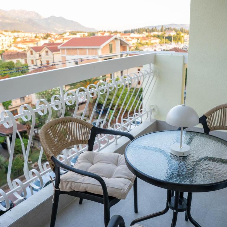 Žana Luxury Apartment - City Center Tivat - One-Bedroom Apartment - 2