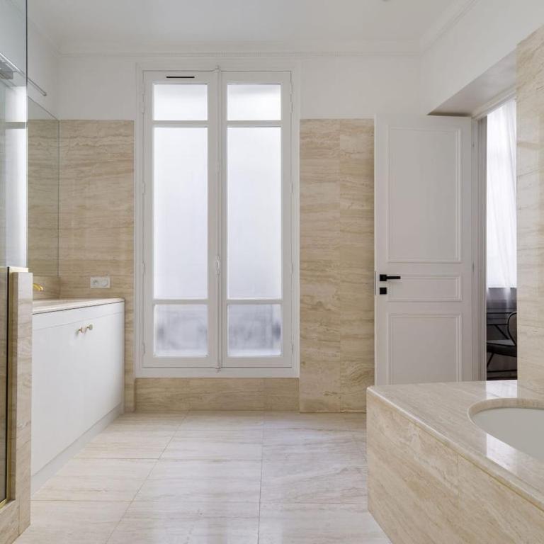 The Colosseum Residence - Family Room - 50