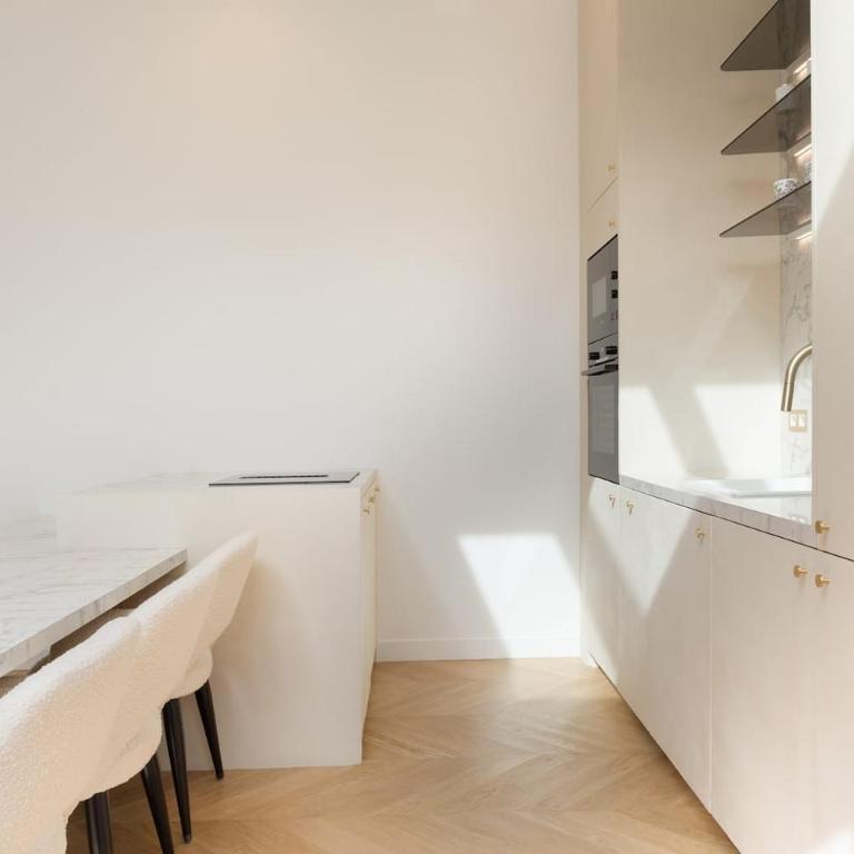 The Colosseum Residence - Apartment - 2