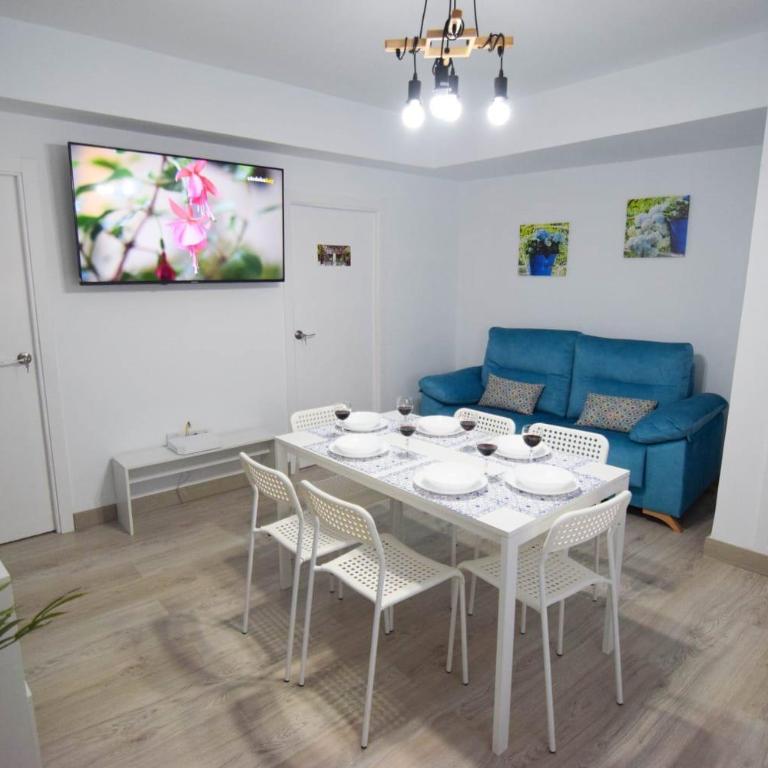 Ático Aguayos con terraza y cuatro dormitorios. - Apartment - 35