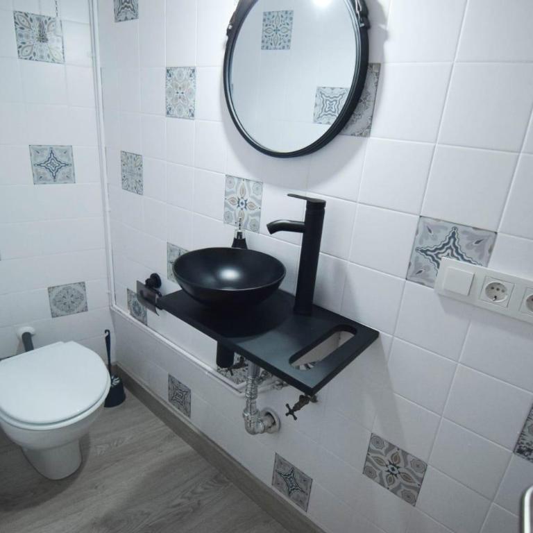 Ático Aguayos con terraza y cuatro dormitorios. - Apartment - 52