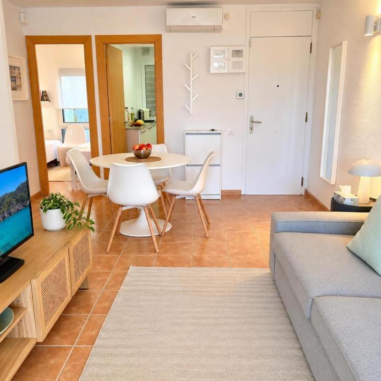 Apartament reformat, Wi Fi, parking, piscina, AC - Apartamento de 2 dormitorios - 30