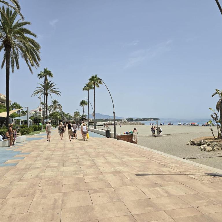 The Palm Retreat-Rooftop-Pool-Beach - Apartamento de 3 dormitorios - 3