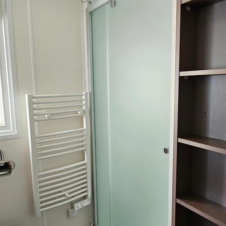 Mobil-home Évasion Valras tout confort 40 m2 - Camping Les Sables du Midi Valras-Plage - Bungalow mit 3 Schlafzimmern - 4