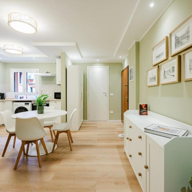 Sage & Honey 5 Guests 200m AC Station Each Room - Two-Bedroom Apartment - 3