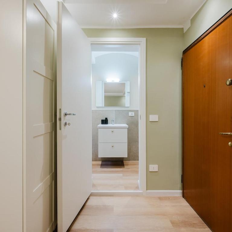 Sage & Honey 5 Guests 200m AC Station Each Room - Two-Bedroom Apartment - 5