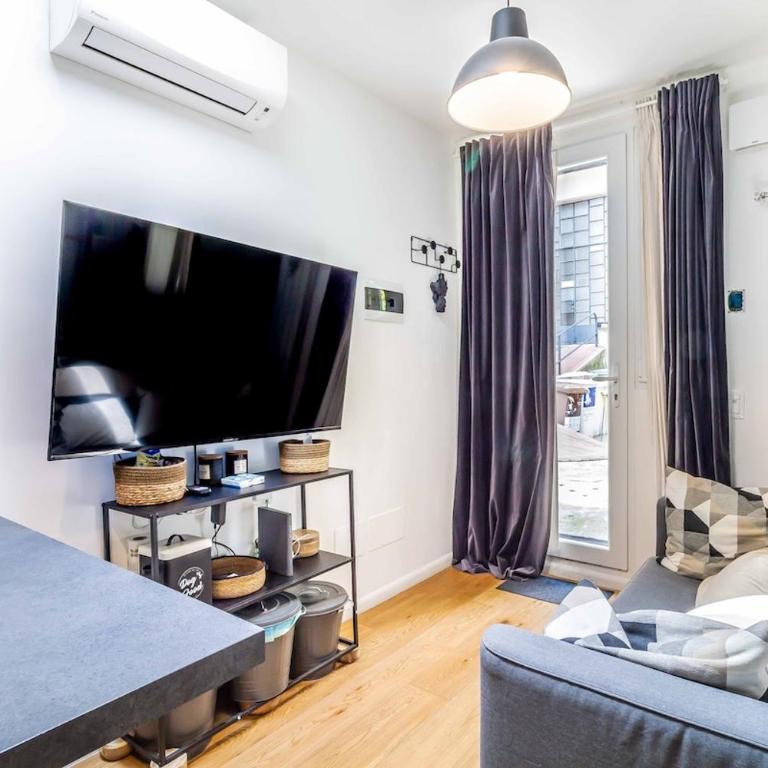 Cozy Loft with Wi-Fi and AC near Linate Airport and Duomo - One-Bedroom Apartment - 13