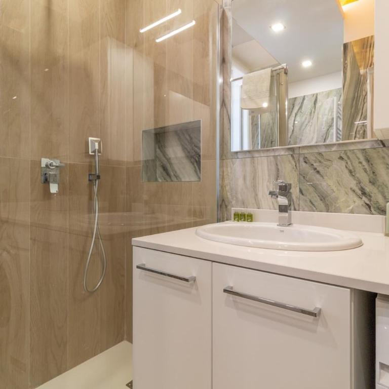 Casa Ivy - Design & Privacy near Station and City Center - Monolocale con Balcone - 13