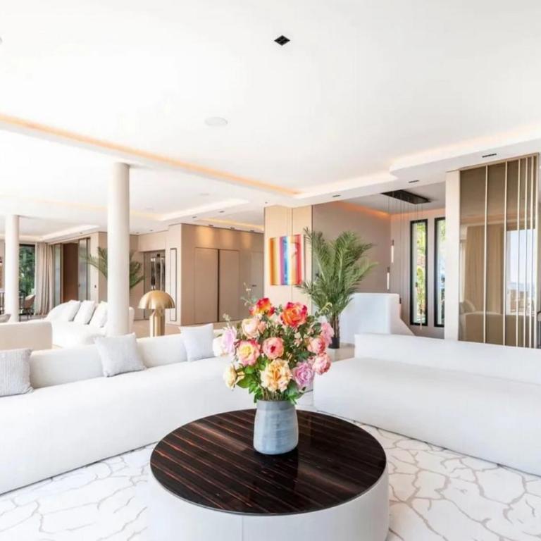 AntibesLuxuriousResidence - Villa avec Piscine Privée - 9