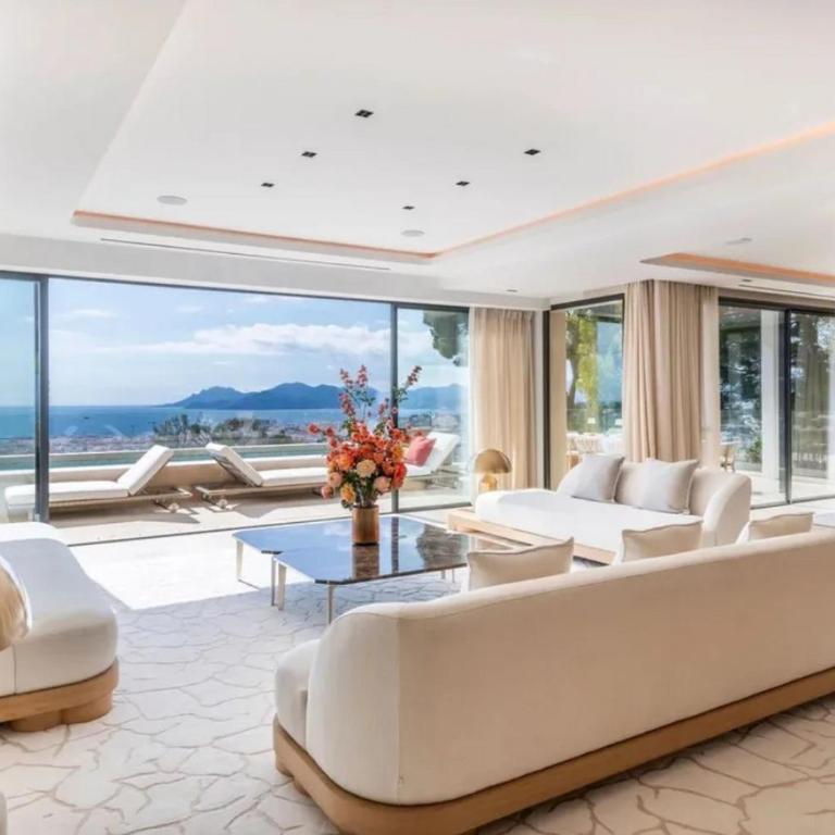 AntibesLuxuriousResidence - Villa avec Piscine Privée - 11
